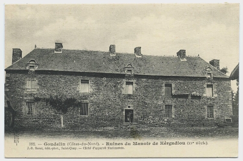 GOUDELIN (Côtes-du-Nord). - Ruines du Manoir de Kérgadiou (XVḞ siècle).