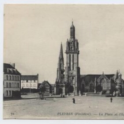 PLEYBEN (Finistère).- La Place et l'Eglise.