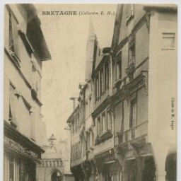 DINAN - Rue de l' Apport Au fond, Porte des Cordeliers (XVḞ siècle)