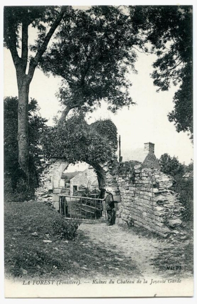 LA FOREST (Finistère).- Ruines du château de la Joyeuse Garde