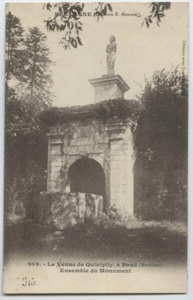 La Vénus de Quinipily, à Baud (Morbihan) Ensemble du Monument.