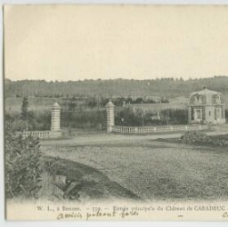 Entrée principale du Château de CARADEUC (Porterie), au comte de Kernier.