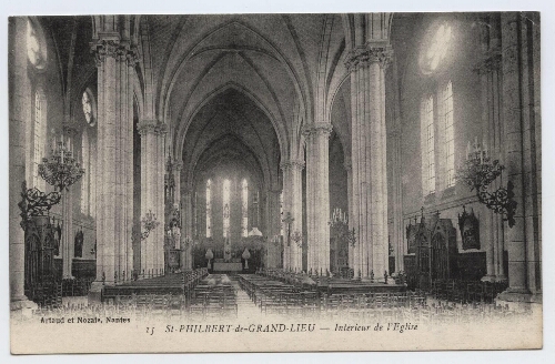 St-PHILBERT-de-GRAND-LIEU - Intérieur de l'Eglise