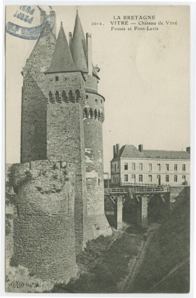 LA BRETAGNE VITRE. Château de Vitré. Fossé et Pont-Levis.