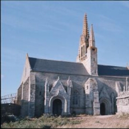 Saint-Jean-Trolimon. - Tronoën : chapelle.