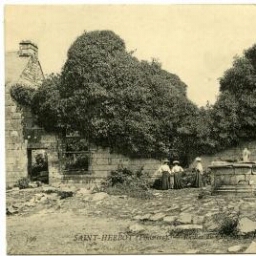 SAINT-HERBOT (Finistère).- Ruines du Château de Rusquec