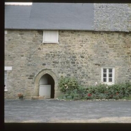 Saint-Alban. - Manoir de La Grande Goublaie : château, façade.