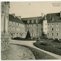 PLESTIN-LES-GREVES (Côtes-du-Nord). Institution Notre-Dame (vue intérieure)