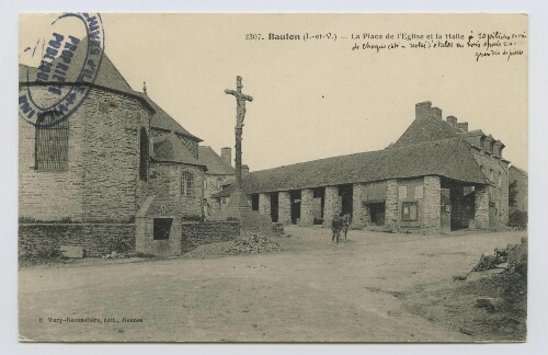 Baulon (I.-et-V.). La place de l'église et la halle