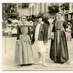 Mariés du BOURG-DE-BATZ au Concours de Costumes à PONT AVEN