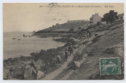 Vue sur le Port MANEC'H et l'Hôtel Julia (Finistère).