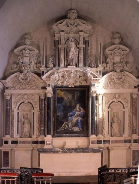 Retable de l'autel principal de la chapelle du château du Verger-au-Coq