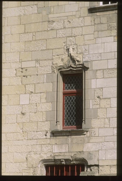 Nantes. - Manoir de La Psallette : fenêtre.