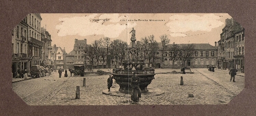 Fontaine dite la Pompe, ou fontaine la Plomée, place du centre (Guingamp)