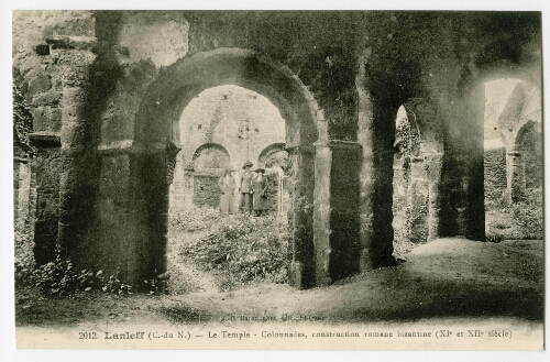 Lanleff (C.-du-N.) - Le Temple - Colonnades, construction romane bizantine (XIḞ et XIIḞ siècle).