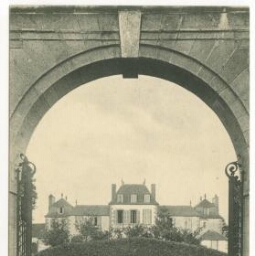 BORDS DE LA RANCE. Le Château de Montmarin.