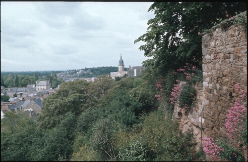 Lamballe. - Notre-Dame : panorama sur la ville.