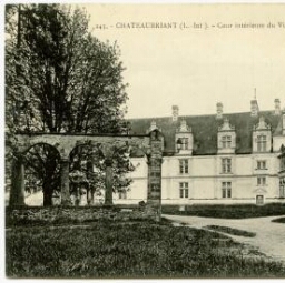 CHATEAUBRIANT (L.-Inf). - Cour intérieure du Vieux Château
