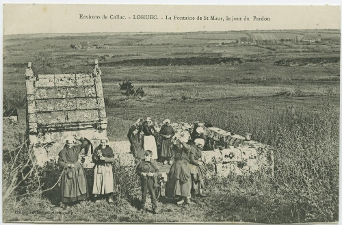 Environs de Callac - LOHUEC - La Fontaine St Maur, le jour du Pardon