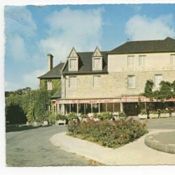 COMBOURG - Hôtel du Château et des Voyageurs.