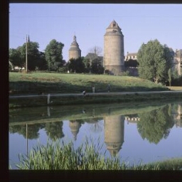 Châteaugiron. - Bourg : château, étang.