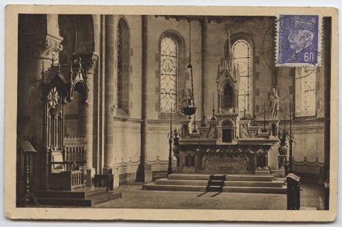 Bréhan.- L'abside de l'église du monastère de Thymadeuc et le cimetière.