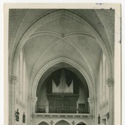Petit Séminaire Sainte-Croix en Châteaugiron, intérieur de la Chapelle et l'Orgue.
