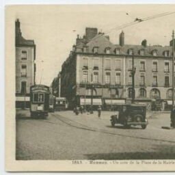 RENNES - Un coin de la Place de la Mairie et rue d'Estrées