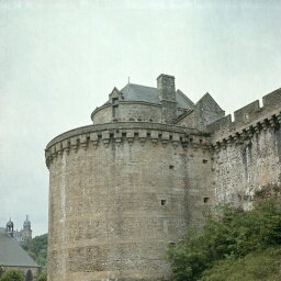 Fougères. - Château.