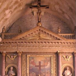 Retable de l'autel principal de l'église Sainte-Croix