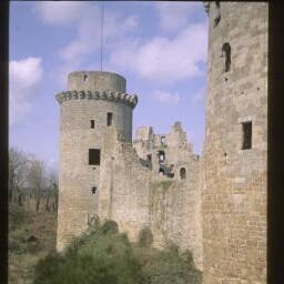 Plédéliac. - La Hunaudaye : château-fort, ruines.