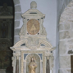 Retable dédié à la Vierge de l'église Saint-Pierre