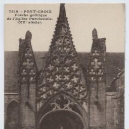 PONT-CROIX Porche gothique de l'Eglise Paroissiale (XVe siècle).