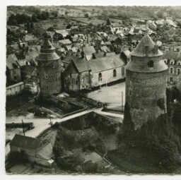 Vue aérienne du Château de Châteaugiron.