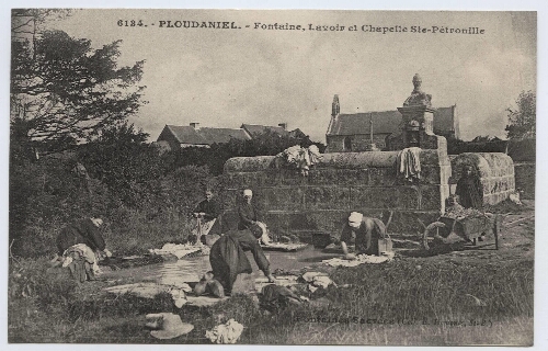 PLOUDANIEL.- Fontaine, Lavoir et Chapelle Ste-Pétronille