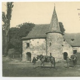 Environs de Rennes. Ancien Manoir de Blossac (XVe siècle). Transformé en ferme.