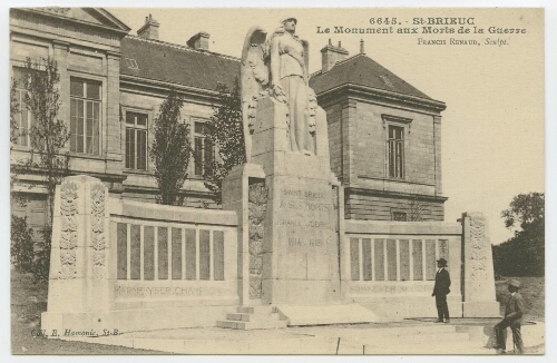 St-BRIEUC. - Le Monument aux Morts de la Guerre Francis Renaud, Sculpt.