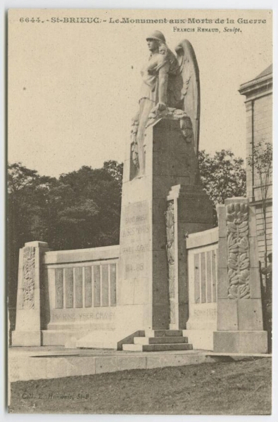 St-BRIEUC. - Le Monument aux Morts de la Guerre Francis Renaud, Sculpt.
