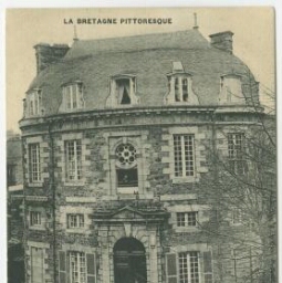 Ancien Palais Episcopal de St-Brieuc Pavillon de Belleseize (XVIIIḞ Siècle) Rue de la Préfecture