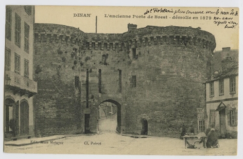 DINAN - L'ancienne Porte de Brest - démolie en