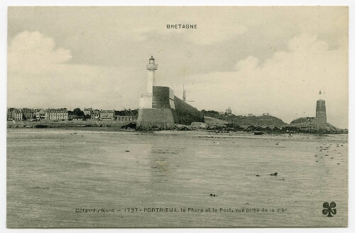 Côtes-du-Nord - PORTRIEUX, le Phare et le Port, vue prise de la mer