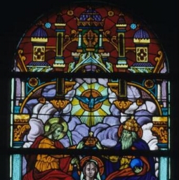 Verrière du couronnement de la Vierge de l'église Notre-Dame