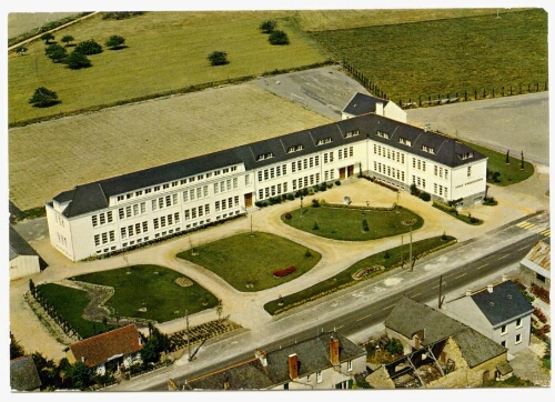 ECOLE SECONDAIRE D'AGRICULTURE Cycles I - II - III DERVAL - Tél.