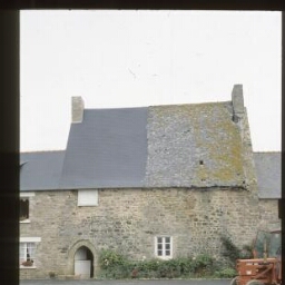 Saint-Alban. - Manoir de La Grande Goublaie : château, façade.