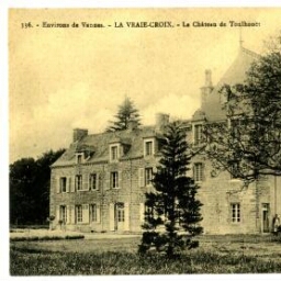 Environs de Vannes. - LA VRAIE-CROIX. - Le Château de Toulhouët