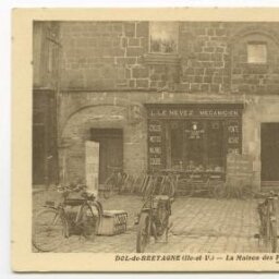 DOL-de-BRETAGNE (Ile-et-V.) - La Maison des Plaids, Grande Rue.