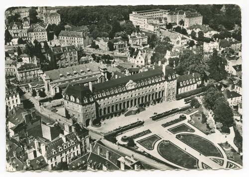 RENNES (I.-et-V.) - Vue générale - Palais Saint-Georges.