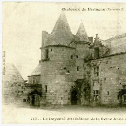 Le Doyenné dit Château de la Reine Anne au Folgoët (Finistère)