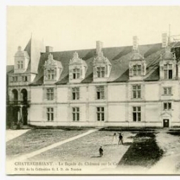 CHATEAUBRIANT. - La façade du Château sur la Cour d'honneur