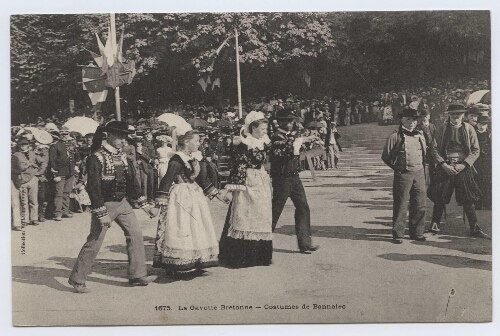 La Gavotte Bretonne - Costumes de Bannalec.